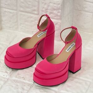 💗 Steve Madden Platform Mary Jane Heels 💗
